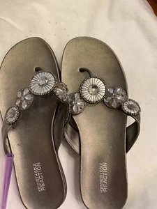 Kenneth Cole Reaction Sandals Silver with Embellishments sz 9 - Picture 1 of 3