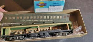 EX BOXED HO Scale Train Car ATHEARN VARNEY PASSENGER COACH - Picture 1 of 2