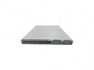 Commutateur QSFP + 40 GbE Juniper QFX5100-24Q-AFO 24 ports, 2x alimentation secteur, kit rack 8z - Photo 1/4