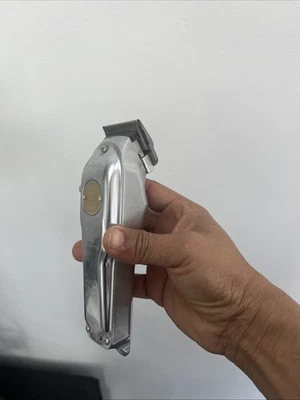 Máquina Recorte de Pelo Wahl Casi Nueva Con Sus Peines Ven Búscala Para Aser Tu - Image 1 of 3
