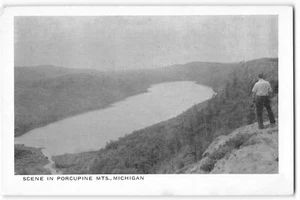 Scene In Porcupine Mts., Michigan - Lake of The Clouds VTG Postcard ME7. - Picture 1 of 2