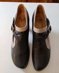 John Fluevog black and white leather shoes sz 10.5