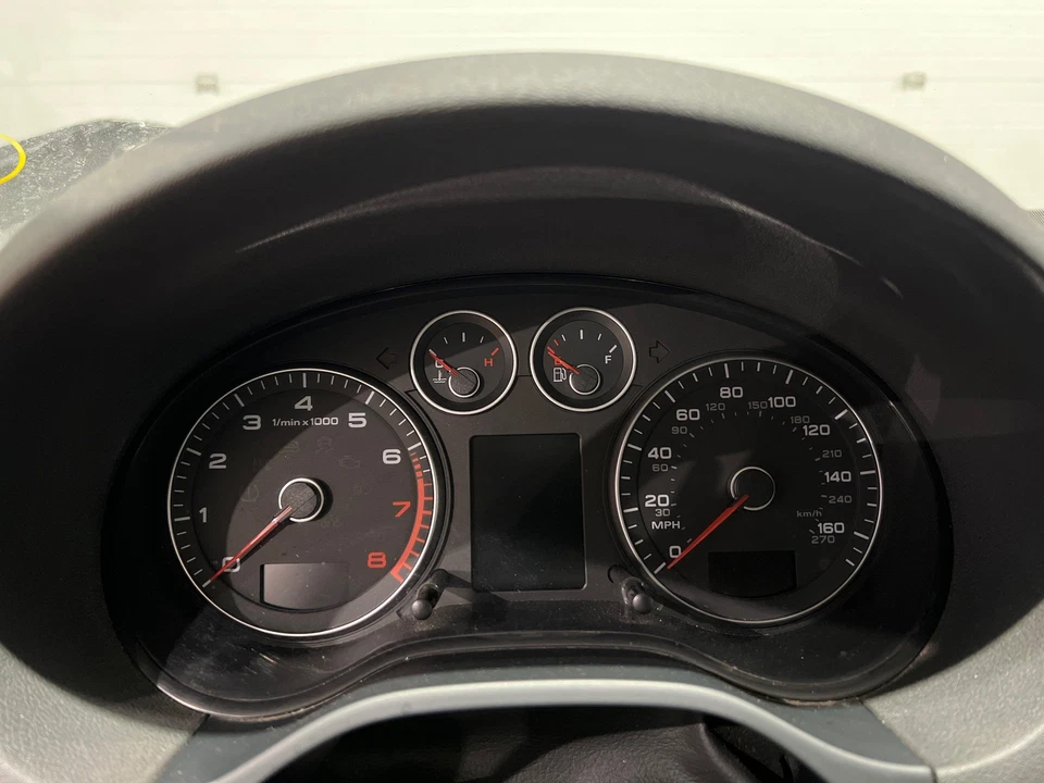 Cuadro de instrumentos velocímetro Audi A3 2009-2010 164 k MT. Foto 1 de 1