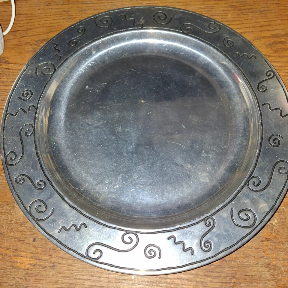 Оловянное блюдо Wilton Armetale RWP круглый сервировочный поднос дизайн под названием Pizzazz - Изображение 1 из 1