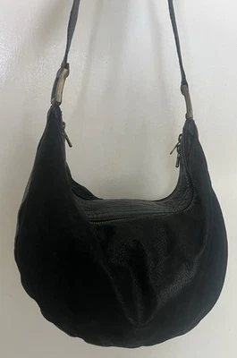 Bolso de Hombro Armani Exchange HOBO Cuero Negro con Dos Cremalleras Usado Foto 1 de 4
