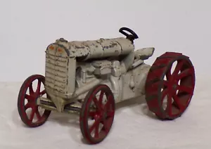 FORDSON TRACTOR 1/16th DIE CAST MODEL. - Picture 1 of 4