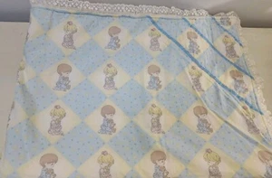 Coperta Trapunta Fatta in Casa Momenti Preghiera Neonati Goffrata Fondo Pooh - Foto 1 di 19