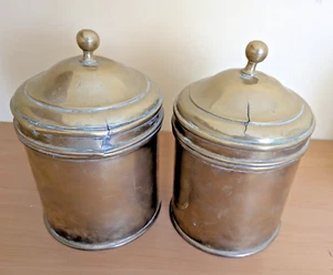Coppia di Antichi contenitori vasi  in Ottone con coperchio inizio XIX secolo - Imagen 1 de 9