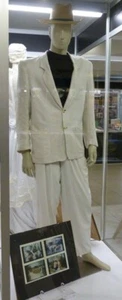 SAU -‘’ÉS INÚTIL CONTINUAR’’- DRESSED. - Imagen 1 de 2