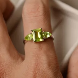 Dainty Emerald Cut Natural Green Peridot 925 Solid Silver Art Deco Proposal Ring - Picture 1 of 4