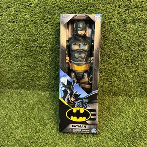 DC Batman gepanzerte Actionfigur Spielzeug 12" Spin Master Neu im Karton - Bild 1 von 9