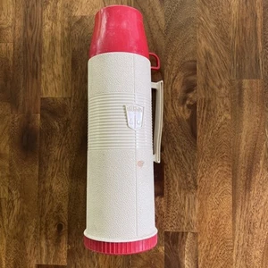 Thermos Brand Vintage Vacuum Bottle Red Tan Model 2402 Quart Size Hot/Cold 24F - Picture 1 of 4