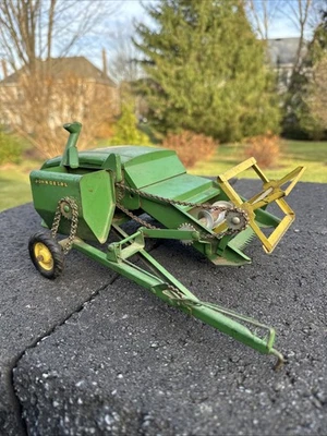 Vintage 1/16 John Deere Model 30 Pull Type Combine With Auger - Image 1 of 4