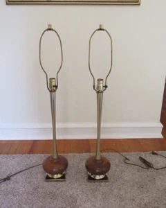 Vintage Pair of Walnut and Brass Finish Laurel Mid Century Genie Lamps - Picture 1 of 18