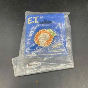 Vintage 1982 E.T. Außerirdische Blume Metall Anstecknadel New Old Stock NOS - Bild 1 von 3