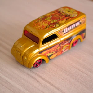 2004 DAIRY DELIVERY HOT WHEELS DIECAST CAR TOY - Picture 1 of 6