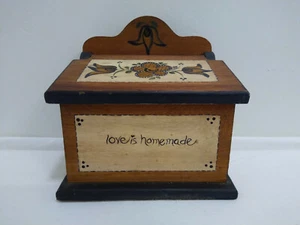 VINTAGE FOLKART HANDBEMALTE HOLZ REZEPT KARTENBOX "LIEBE IST HAUSGEMACHT" BLAU/BRAUN - Bild 1 von 7