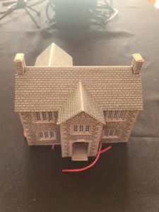 Metcalfe oo/ho scale gauge card building 18 00/H0 model railways FULLY ASSEMBLED - Picture 1 of 5