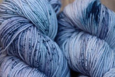 Handgefärbte Wolle je 100 g - Bild 1 von 4