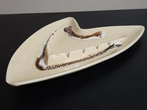 Hermoso Esmalte Goteo Lava Grande 13" MCM BOOMERANG ASHTRY CREMA BLANCO MARRÓN - Imagen 1 de 9