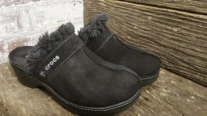 Crocs Zapatero Mujer Talla 7 Zapatos Negro Gamuza Sin Cordones Cuña Mules Zuecos - Imagen 1 de 6