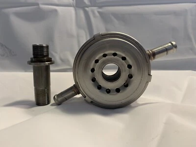 Оригинальный масляный радиатор двигателя Nissan Armada Titan 5,6 л V8 2004-2009 годов выпуска 21305-7S01A - Изображение 1 из 2