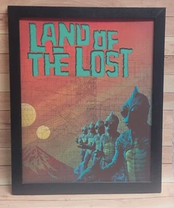 Póster de éxito de taquilla LAND OF THE LOST 18x22 Sleestak tablero MDF impresión enmarcada L - Imagen 1 de 23