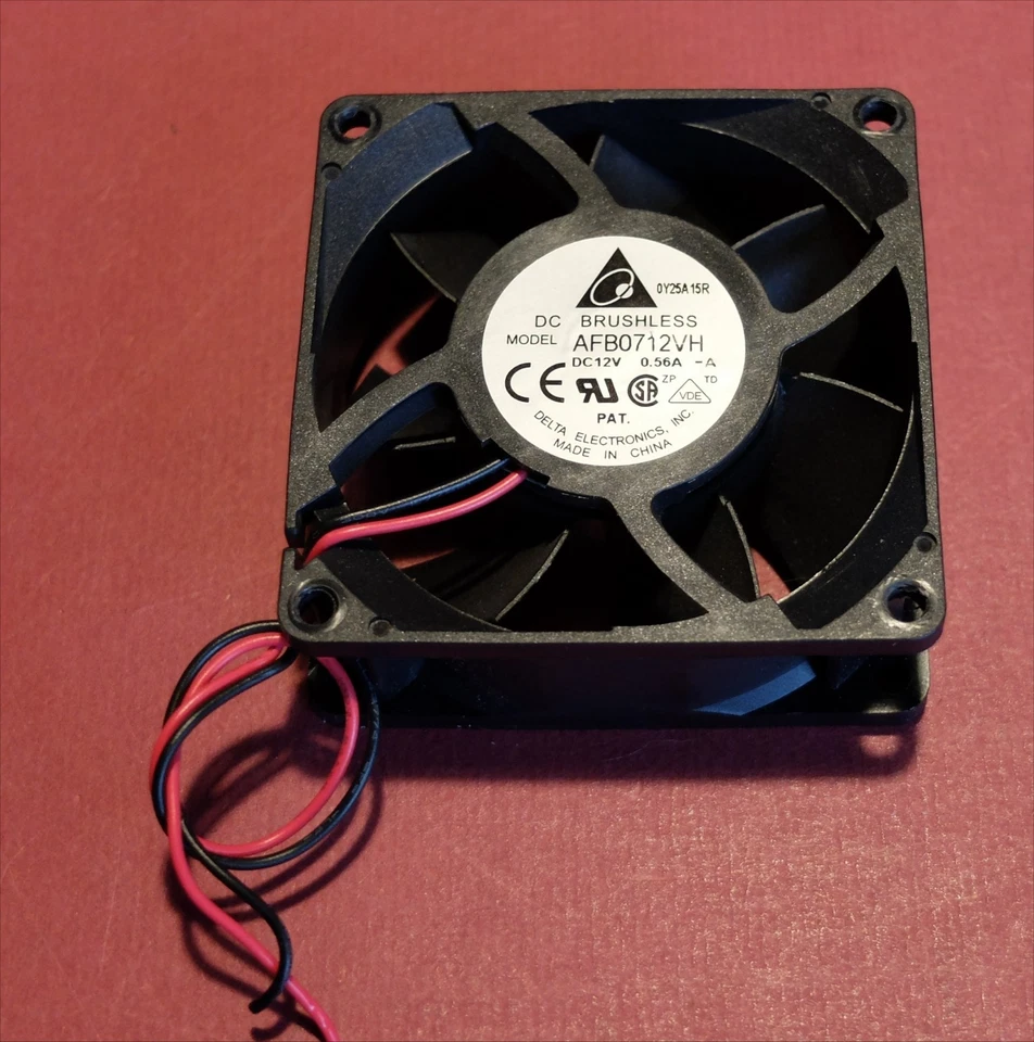 Ventilateur Delta 12 V 0,56 A 70 x 70 mm type AFB0712VH Electronique Micro - Photo 1/1