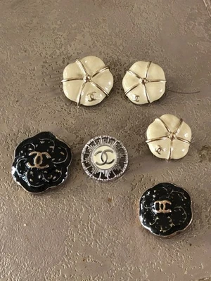 Chanel 6 verschiedene Emaille Camelia CC Logo Knöpfe KOSTENLOSER US S/H - Bild 1 von 4