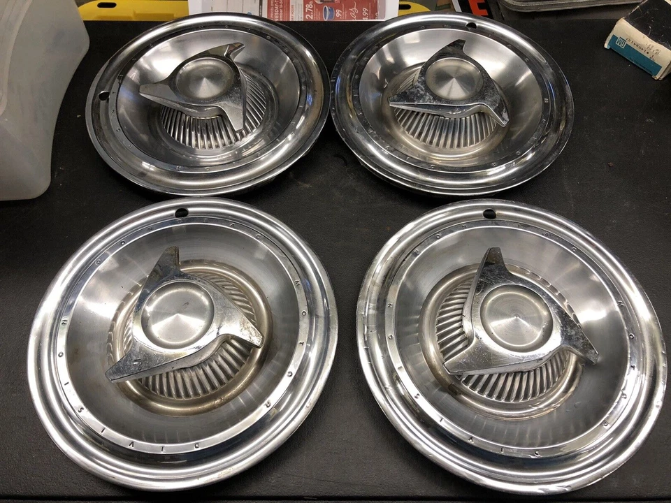 Pontiac Bonneville 5404 Hollander Catalina 1963 tapacubos giratorios 2+2 Venture - 4 Foto 1 de 4