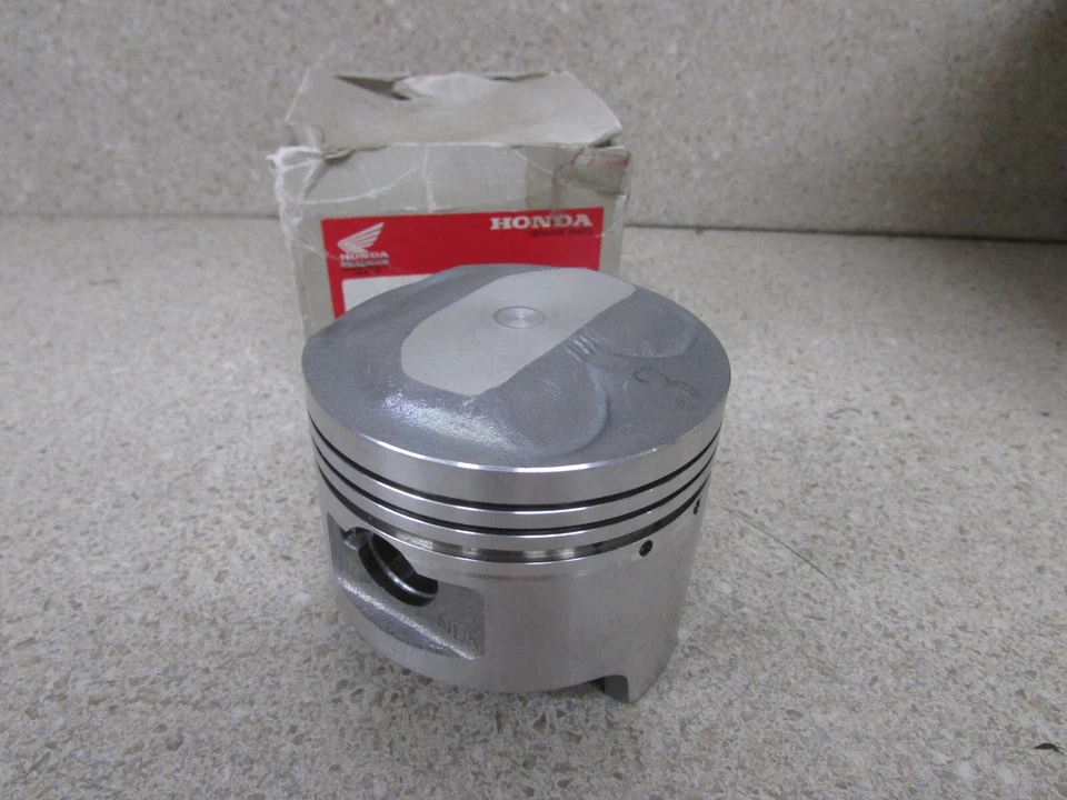 NUEVO 78-79 HONDA CB400T HAWK I II CM400T PISTÓN OEM .50 OS 13103-443-000 Foto 1 de 1