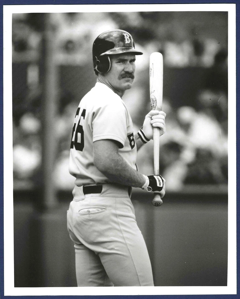 Wade Boggs Hall of Fame Boston Red Sox Baseball Player 8 x 10 Photo - Image 1 of 2