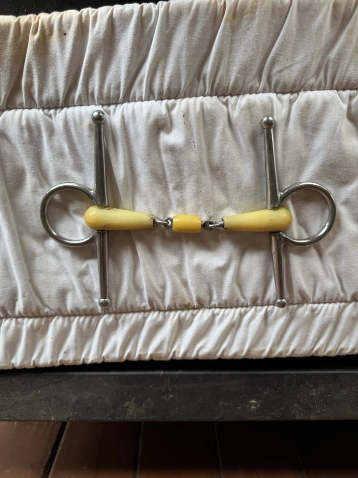 Full cheek, French link happy mouth 5 1/2” - Image 1 of 1