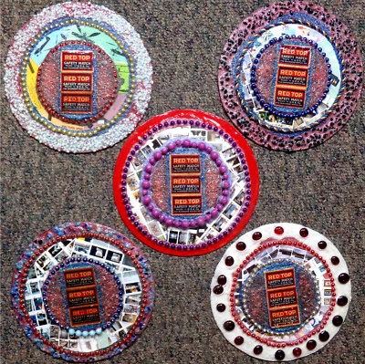 Juego de 5 unidades: etiquetas antiguas de caja de cerillas con tapa roja, lote de arte de collage único en su clase 2025 Glenn Shiring Foto 1 de 4