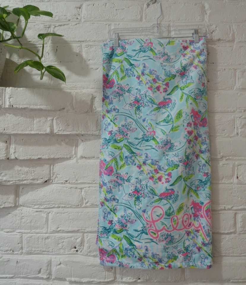 Lilly Pulitzer Chic Cotton Terry Beach Pool Towel Pink Blue Shell Of A Party - Image 1 of 4