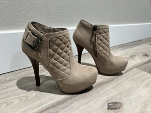 Women's Guess Beige Suede Short Bootie Boot Spike Heel ~ Size 5 1/2 - Picture 1 of 9