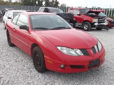 Used Right Grille fits: 2005 Pontiac Sunfire Right Grade A - Image 1 of 4