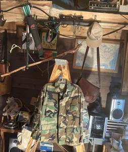 USMC ABRIGO BOSQUE CAMUFLAJE PATRÓN COMBATE Pequeño Corto Caza Camping De Colección - Imagen 1 de 11