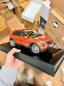 1:18 Scale Cadillac XT4 AWD Autumn Metallic Diecast Model Car - Picture 1 of 24