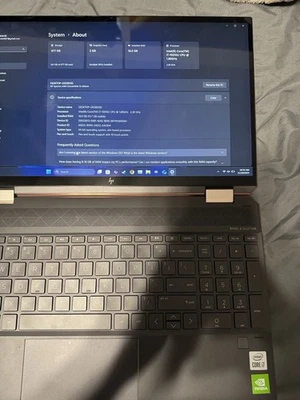 Portátil HP Spectre X360- Dorado 15.6" 4K UHD Pantalla Táctil, I7, 16GB RAM, 512GB SSD Foto 1 de 4