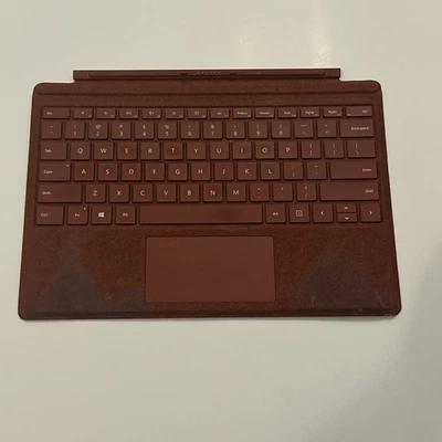 Cubierta tipo Microsoft 1725 roja para teclado retroiluminado Surface Pro 3,4,5,6,7 Foto 1 de 4