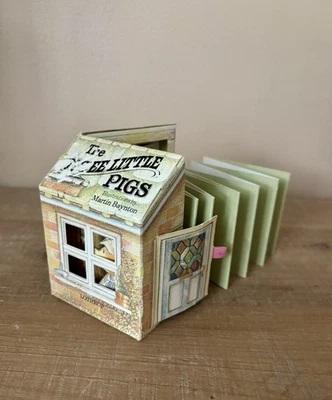 Vintage ‘The Three Little Pigs’ Pop-Up Story Book House Shaped 1982 - Image 1 of 4