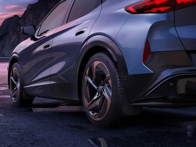 NUEVO JUEGO GUARDABARROS DELANTERO + TRASERO GENUINO CUPRA TAVASCAN 5FL075101 + 5FL075111 Foto 1 de 4