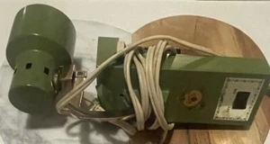 Vintage Clip on Avocado Green Metal Lamp For Bed Frame - Picture 1 of 7
