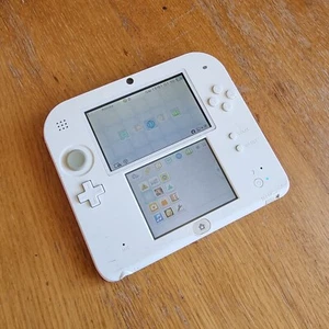 Console Nintendo 2DS ROSSO e BIANCO con Caricatore FUNZIONANTE - Imagen 1 de 11