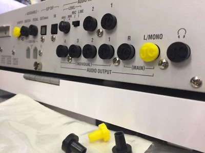 Korg M3 JACKCAP Komplettset x12 Staubsteckerkappen, Audio In/Out Klinke Schutzabdeckung - Bild 1 von 4