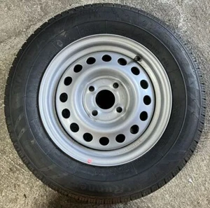 1x Neuwertige Räder 13 Zoll PKW-Anhänger Stahlfelge 4.5Jx13 H2 ET 30 155 80 R13 - Bild 1 von 9