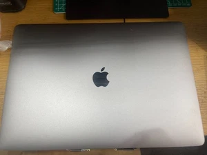 Genuine Genuine Macbook Pro 15.4" A1707 2016/17 Screen LCD EMC 3072 3162 - Picture 1 of 3