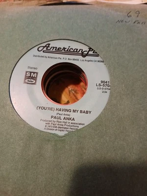 PAUL ANKA 45 (YOU'RE ) HAVING MY BABY / TIMES OF YOUR LIFE Foto 1 de 2