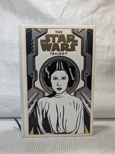 The Star Wars Trilogy White Princess Leia Special Ed Deluxe Barnes & Noble OB - Imagen 1 de 5